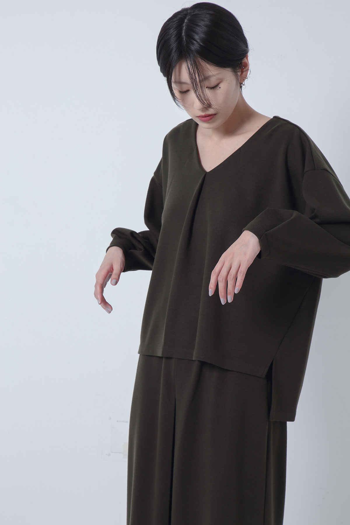 BO205721-dolive Thermos Middle Ponte Difference Tack Sleeve Pullover -D OLIVE-【BO205721】Del.Oct.