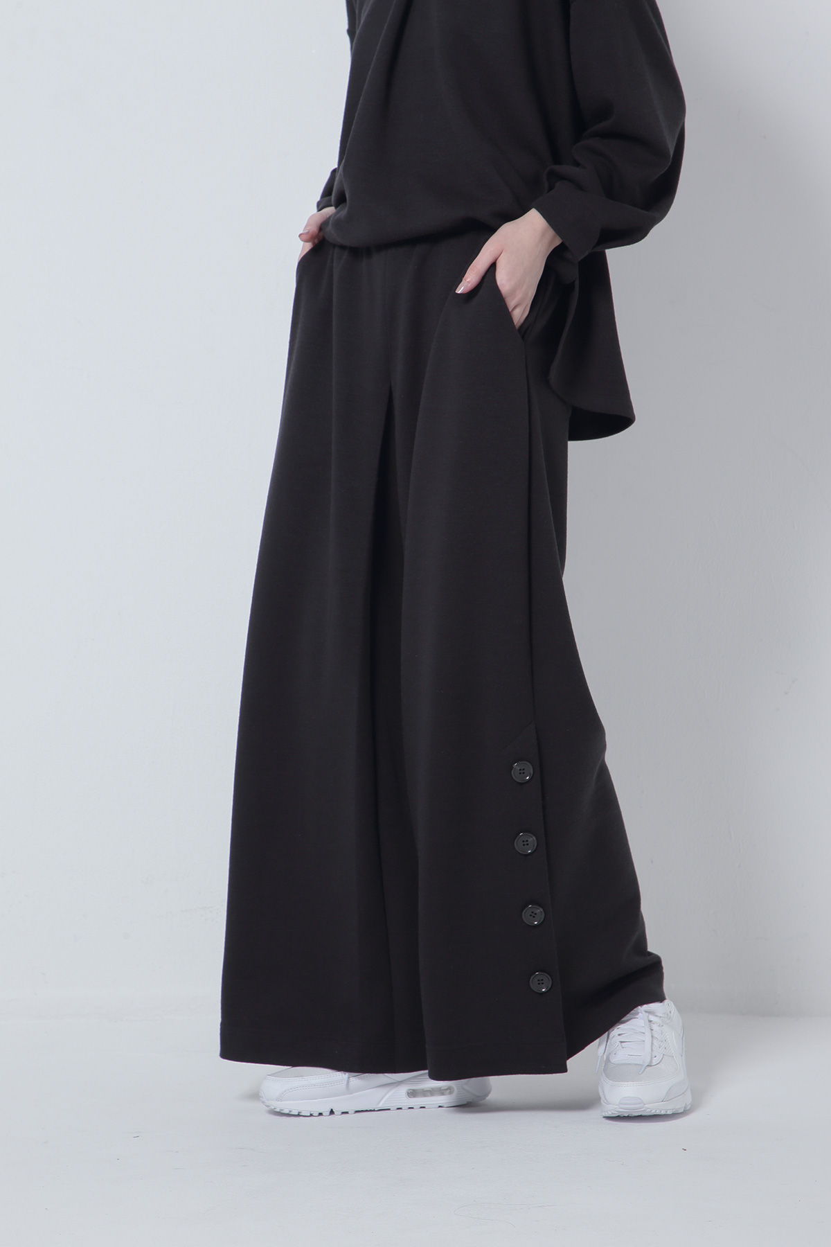 BO205722-black Thermos Middle Ponte Square Tack Wide Relaxing Trousers -BLACK-【BO205722】Del.Oct.