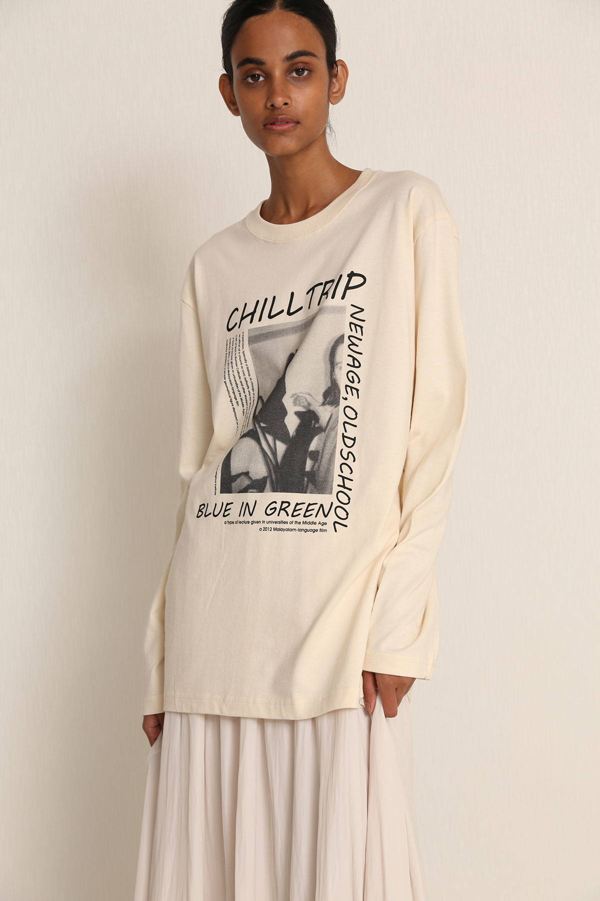 BO21-134T-ivory Ordinary Photo Long SleeveT-IVORY-【BO21-134T】Del.Dec.